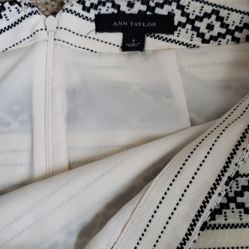 Ann Taylor linen pencil skirt - Picture 6 of 7